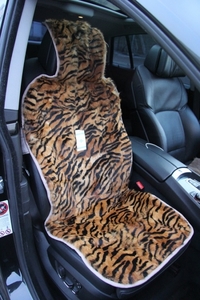 Меховая накидка Автопилот на переднее сиденье из натурального меха, окрас Тигр. Оранжевая с черным.